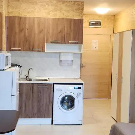 Colonel 941 Apartment *