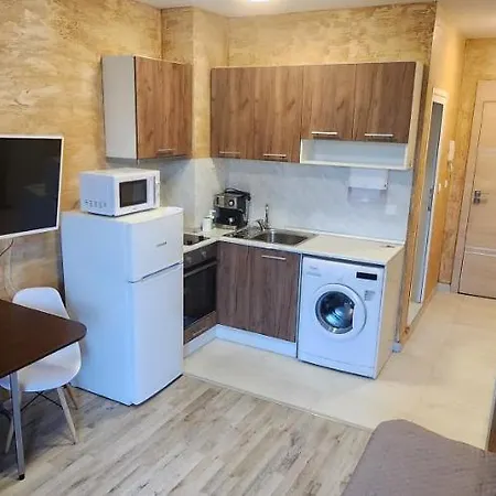 Colonel 941 Apartment